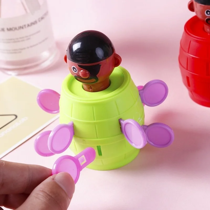 1 Set Mini Fëmijët Qesharake Vegël Pirat Fuçi Lojë Lodra për Fëmijët me Fat Stab Pop-Up Toy . ' - ' . 0