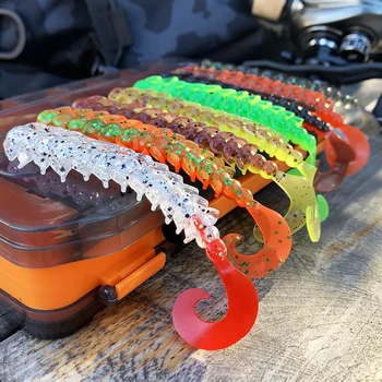 Spinpoler Butë Plastike Artificial Frymë Bugsy 4.5 në të Dyfishtë Ngjyra Rock Peshkimit Gome Segmented Krimb në Lartësi Pike Peshkimit Trajtuar Peshkimi